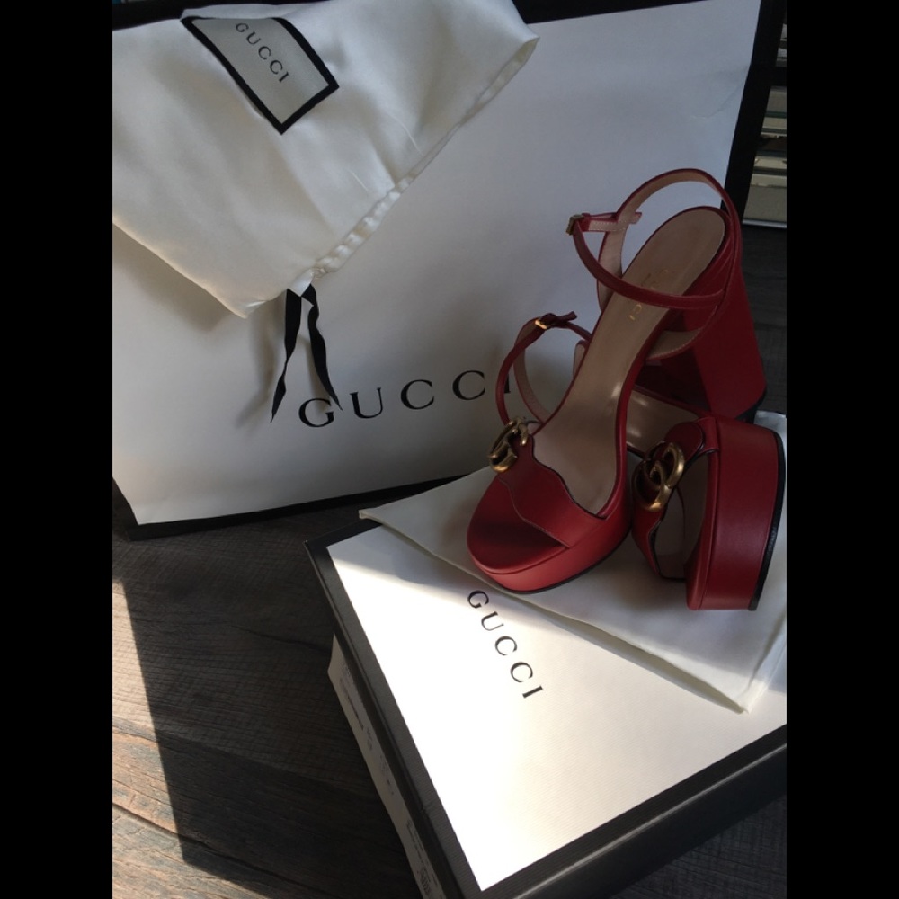 Gucci Platform sandal with Double G